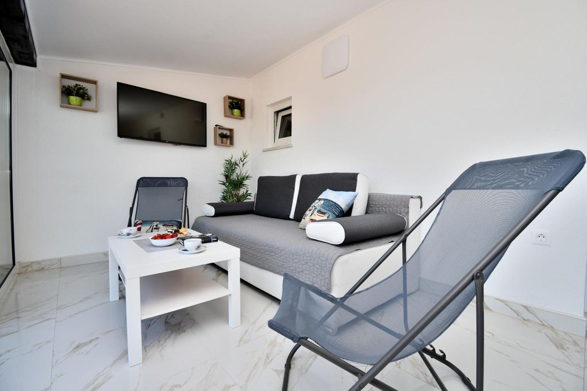 Apartments Ester Funtana Exterior foto