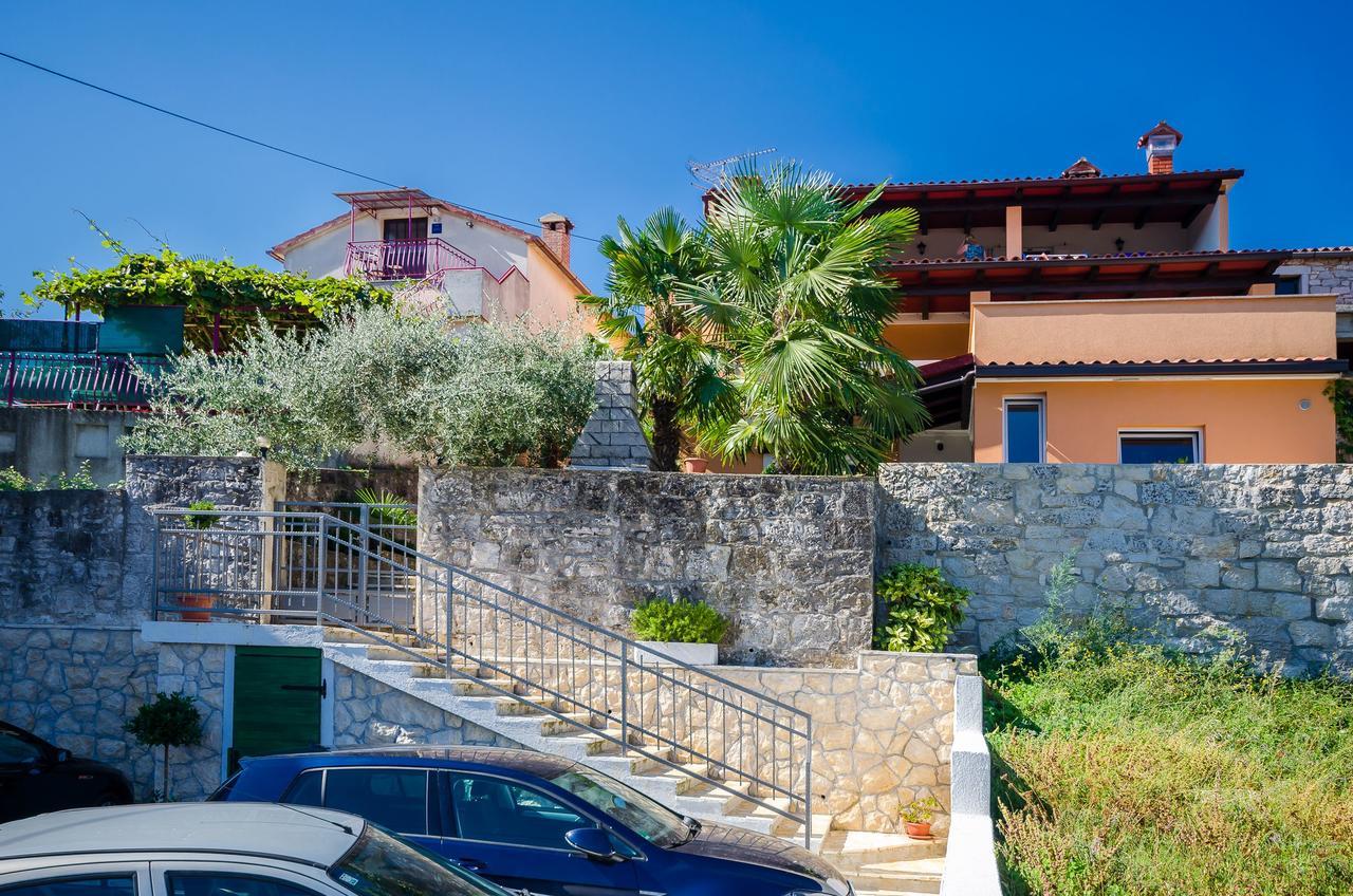 Apartments Ester Funtana Exterior foto