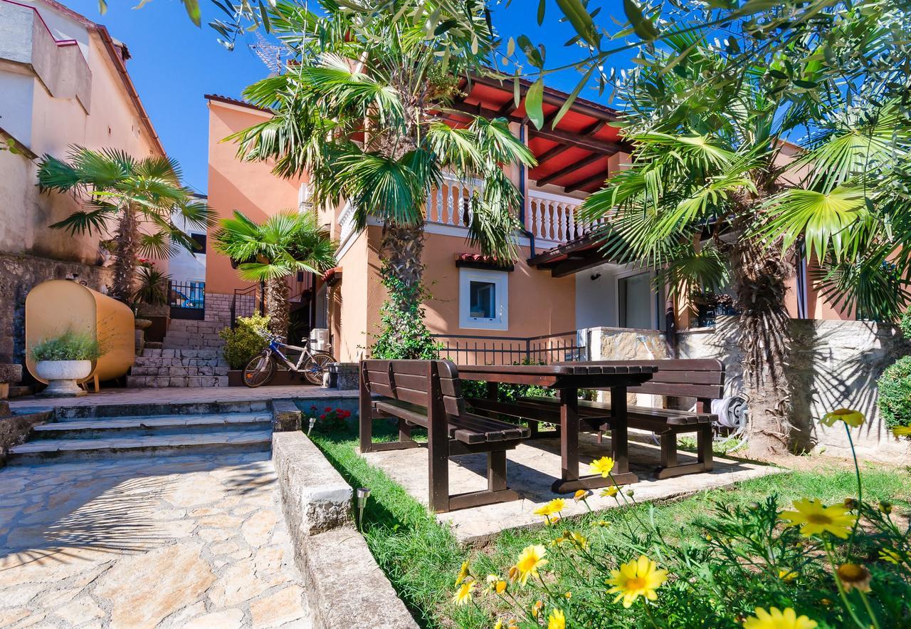 Apartments Ester Funtana Exterior foto